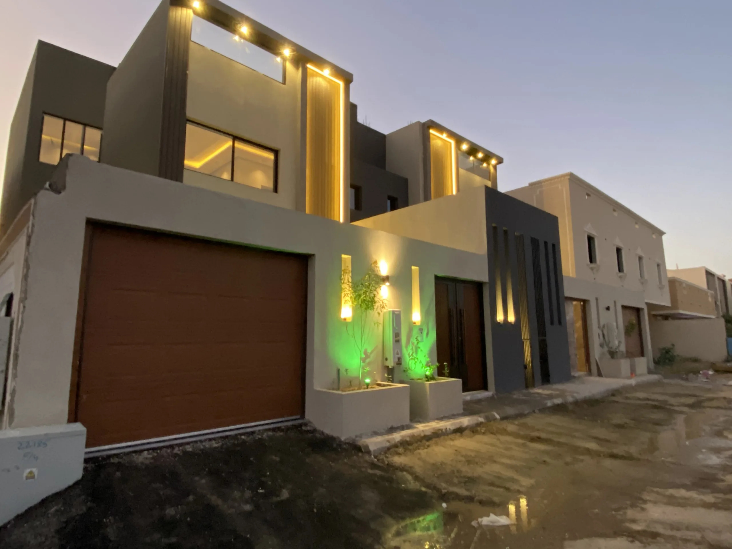 الوحدة اليسرى
